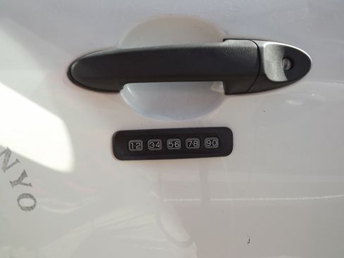 Used 2010 Ford Escape XLT AWD/4WD image 13