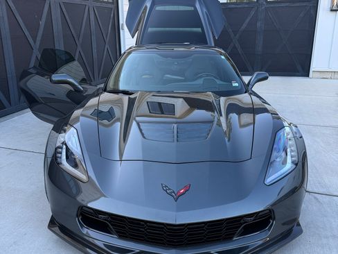 Used 2017 Chevrolet Corvette Z06 RWD image 2