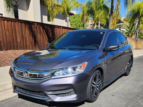 Used 2017 Honda Accord Sport image 26