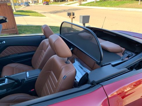 Used 2011 Ford Mustang Premium w/ Electronics Pkg image 4