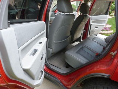 Used 2005 Jeep Grand Cherokee Limited AWD/4WD image 14