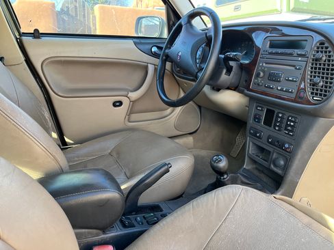 Used 2002 Saab 9-3 SE image 10