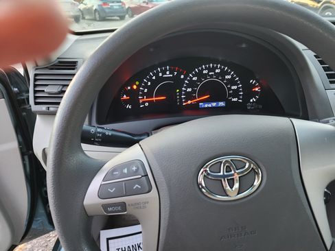 Used 2010 Toyota Camry LE image 20