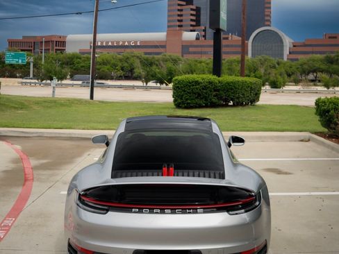 Used 2020 Porsche 911 Carrera image 8