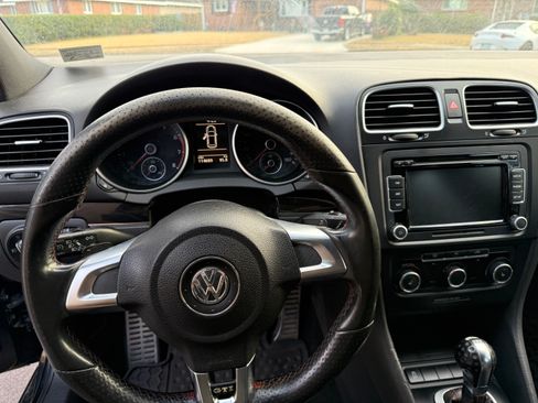 Used 2011 Volkswagen GTI 4-Door image 11
