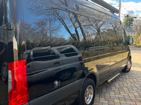 Used 2019 Mercedes-Benz Sprinter 3500 image 12