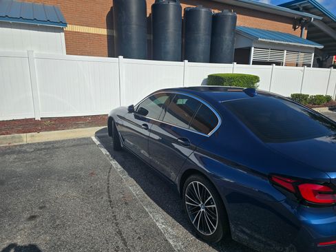 Used 2023 BMW 530e w/ Convenience Package image 9