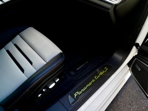 Used 2018 Porsche Panamera Turbo S image 10