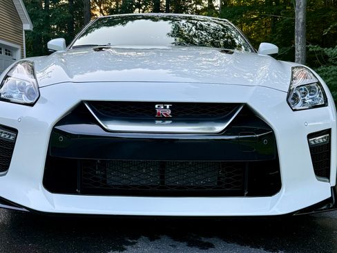 Used 2021 Nissan GT-R Premium AWD/4WD image 19