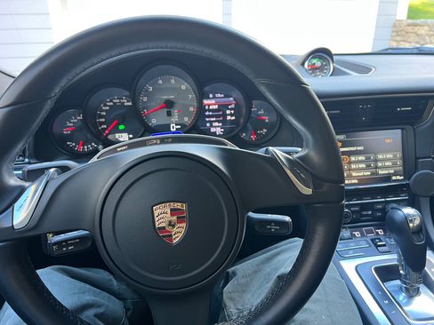 Used 2014 Porsche 911 Carrera 4S image 16