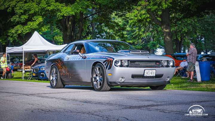 Used 2010 Dodge Challenger R/T RWD image 2