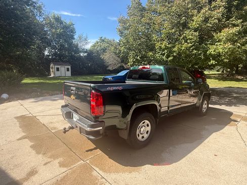 Used 2016 Chevrolet Colorado W/T AWD/4WD image 9