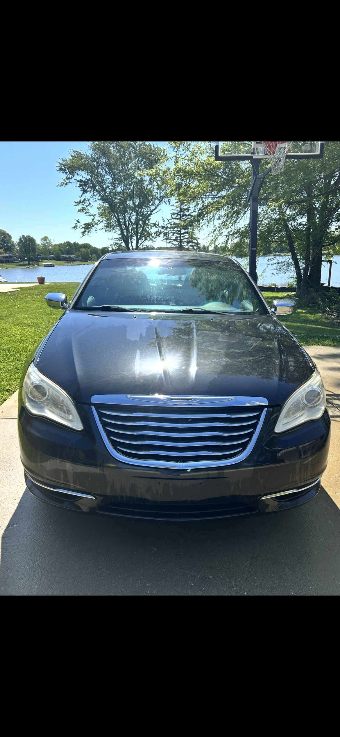 Used 2011 Chrysler 200 Limited FWD image 1