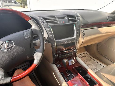 Used 2007 Lexus LS 460 L image 4