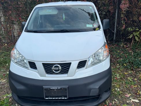 Used 2013 Nissan NV200 S w/ Cruise Control Pkg image 2