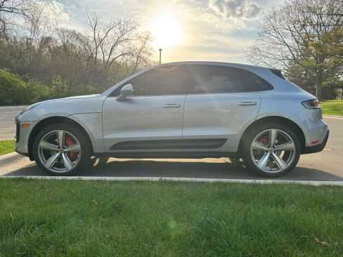 Used 2024 Porsche Macan S AWD/4WD image 5
