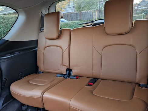 Used 2018 INFINITI QX80 4WD w/ Deluxe Technology Package image 19