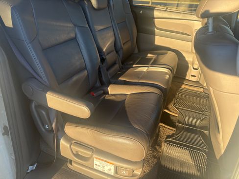 Used 2015 Honda Odyssey Touring Elite image 13