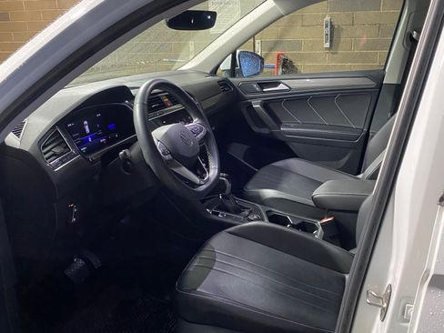 Used 2022 Volkswagen Tiguan SE image 22