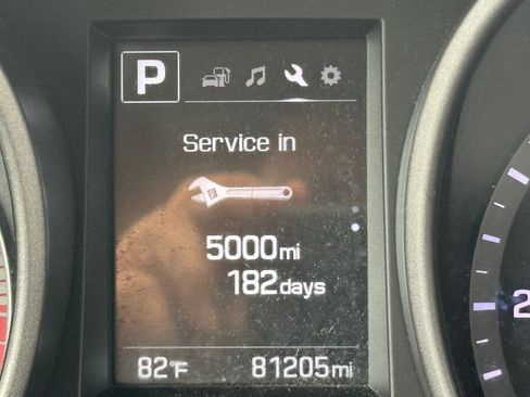 Used 2018 Hyundai Santa Fe Sport w/ 2.4L Value Package 02 AWD/4WD image 11