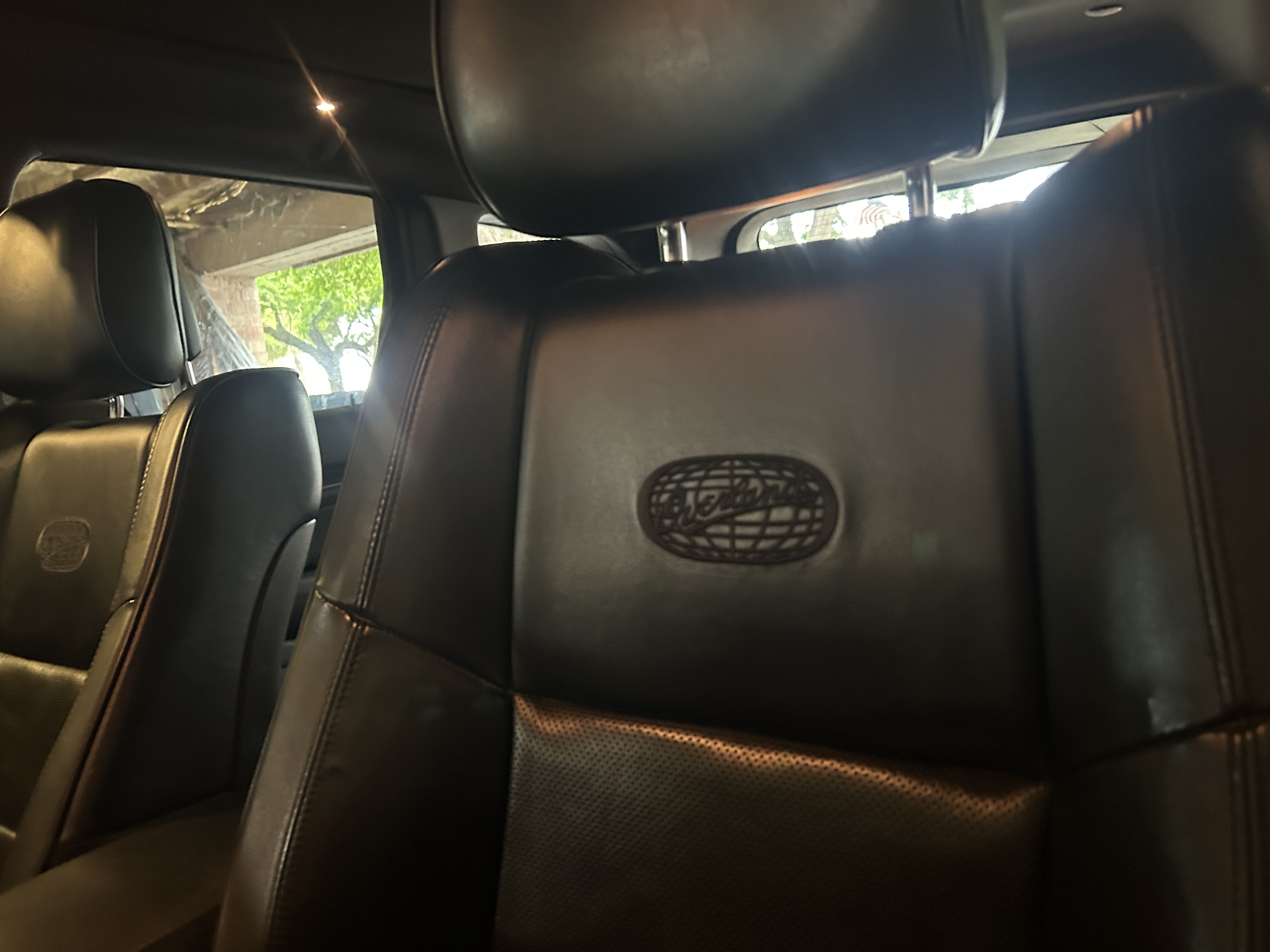 Used 2018 Jeep Grand Cherokee Overland AWD/4WD image 1