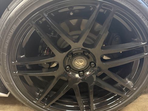 Used 2024 Chevrolet Corvette Stingray Preferred Cpe w/ Z51 Performance Package RWD image 17