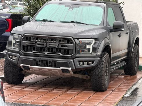 Used 2017 Ford F150 Raptor w/ Equipment Group 802A Luxury image 12