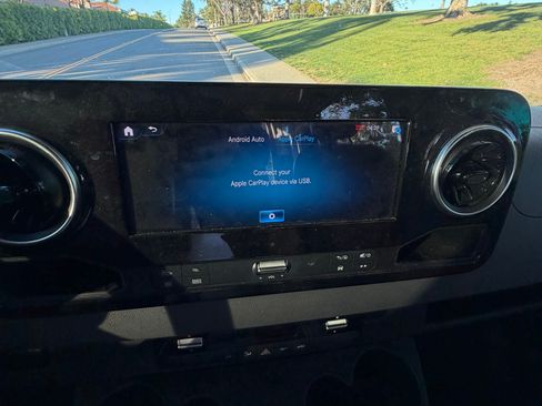 Used 2020 Mercedes-Benz Sprinter 2500 image 5