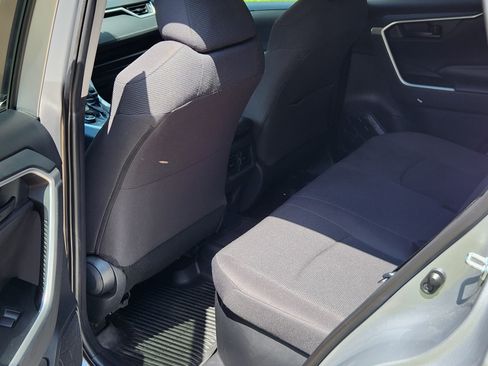 Used 2019 Toyota RAV4 LE image 10