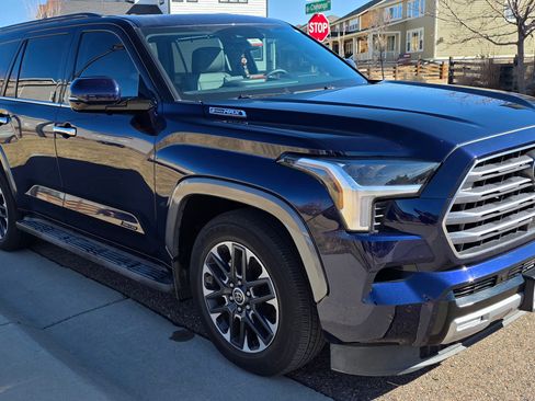 Used 2023 Toyota Sequoia Limited image 2