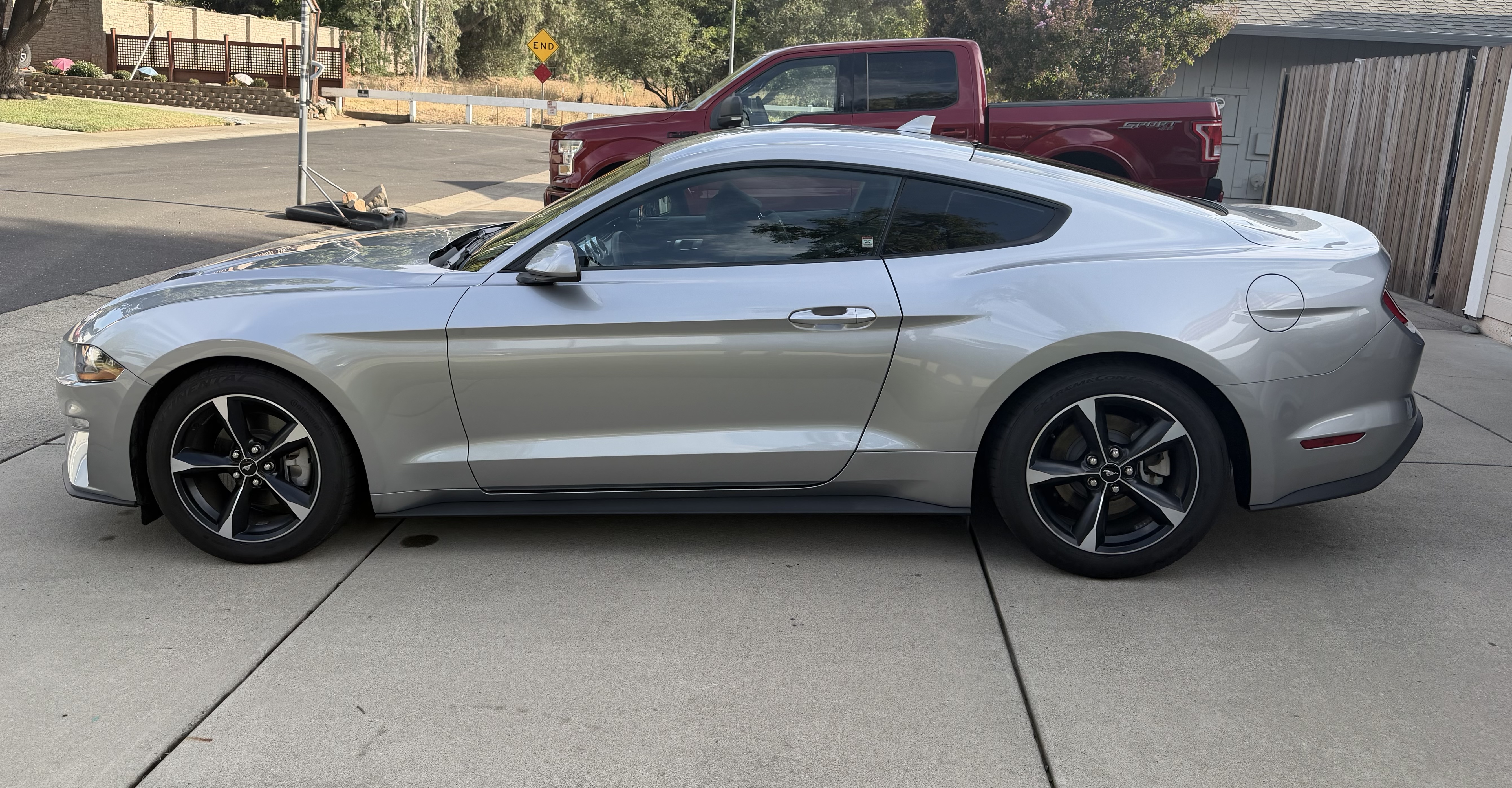 Used 2020 Ford Mustang Coupe RWD image 1