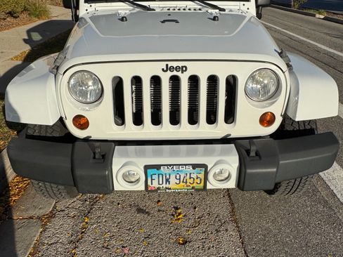 Used 2012 Jeep Wrangler Unlimited Sahara image 2