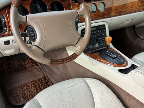Used 1999 Jaguar XK8 Coupe image 5