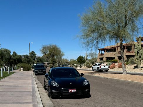 Used 2016 Porsche Panamera Turbo image 2