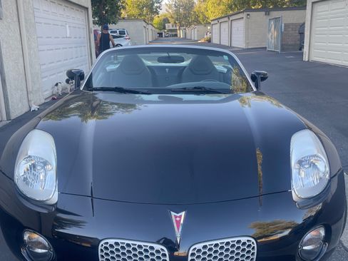 Used 2007 Pontiac Solstice Convertible 2D w/ Premium Package image 11