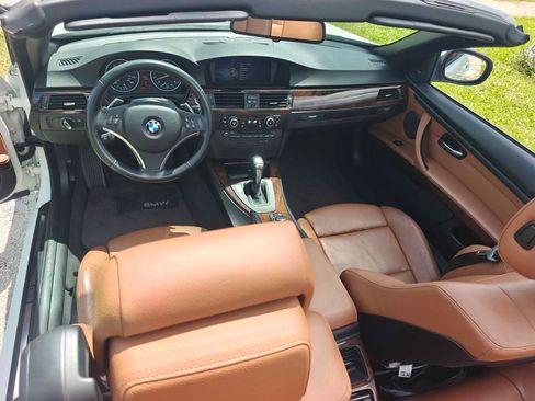 Used 2011 BMW 328i Convertible image 11