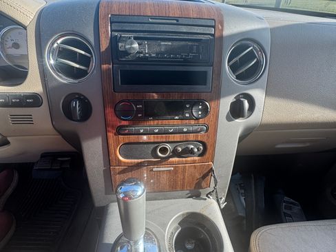 Used 2004 Ford F150 Lariat image 6