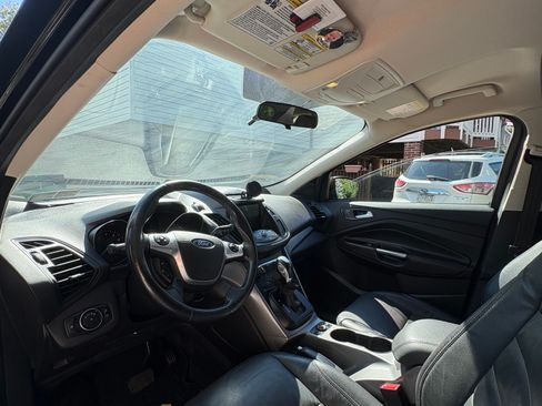 Used 2016 Ford Escape SE w/ Leather Comfort Package FWD image 8
