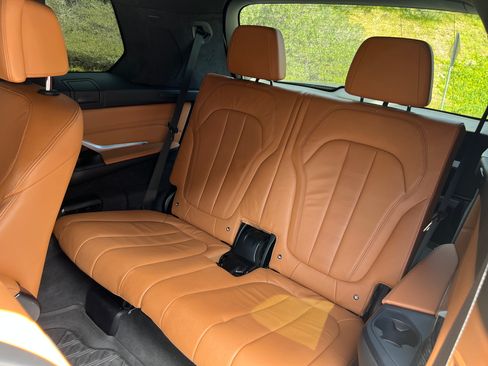 Used 2019 BMW X7 xDrive50i w/ M Sport Package image 13