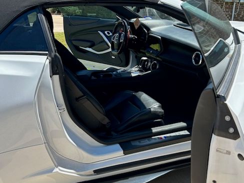 Used 2019 Chevrolet Camaro SS image 5