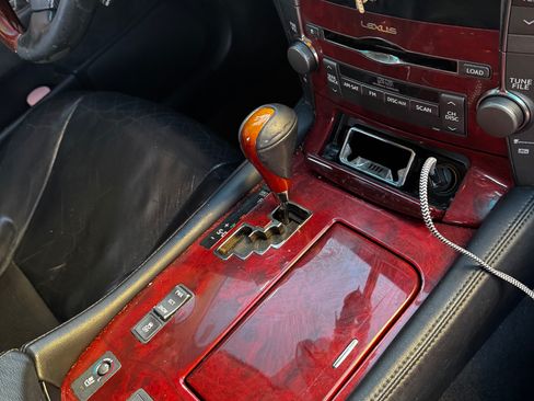 Used 2007 Lexus LS 460 image 9