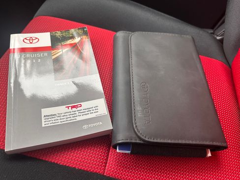 Used 2012 Toyota FJ Cruiser 4WD w/ Trail Teams Special Edition image 13