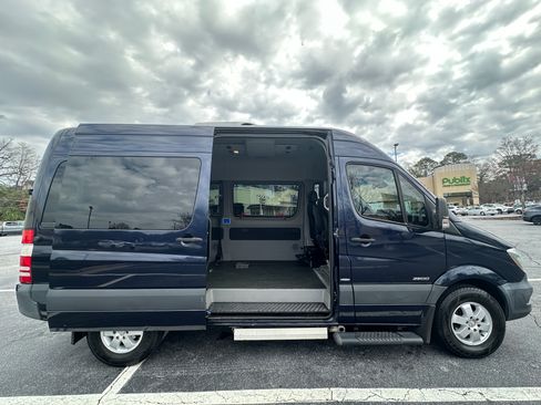 Used 2016 Mercedes-Benz Sprinter 2500 image 6