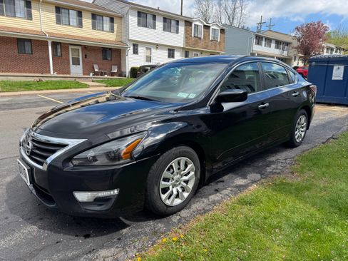 Used 2015 Nissan Altima 2.5 S w/ Power Driver Seat Package FWD image 4