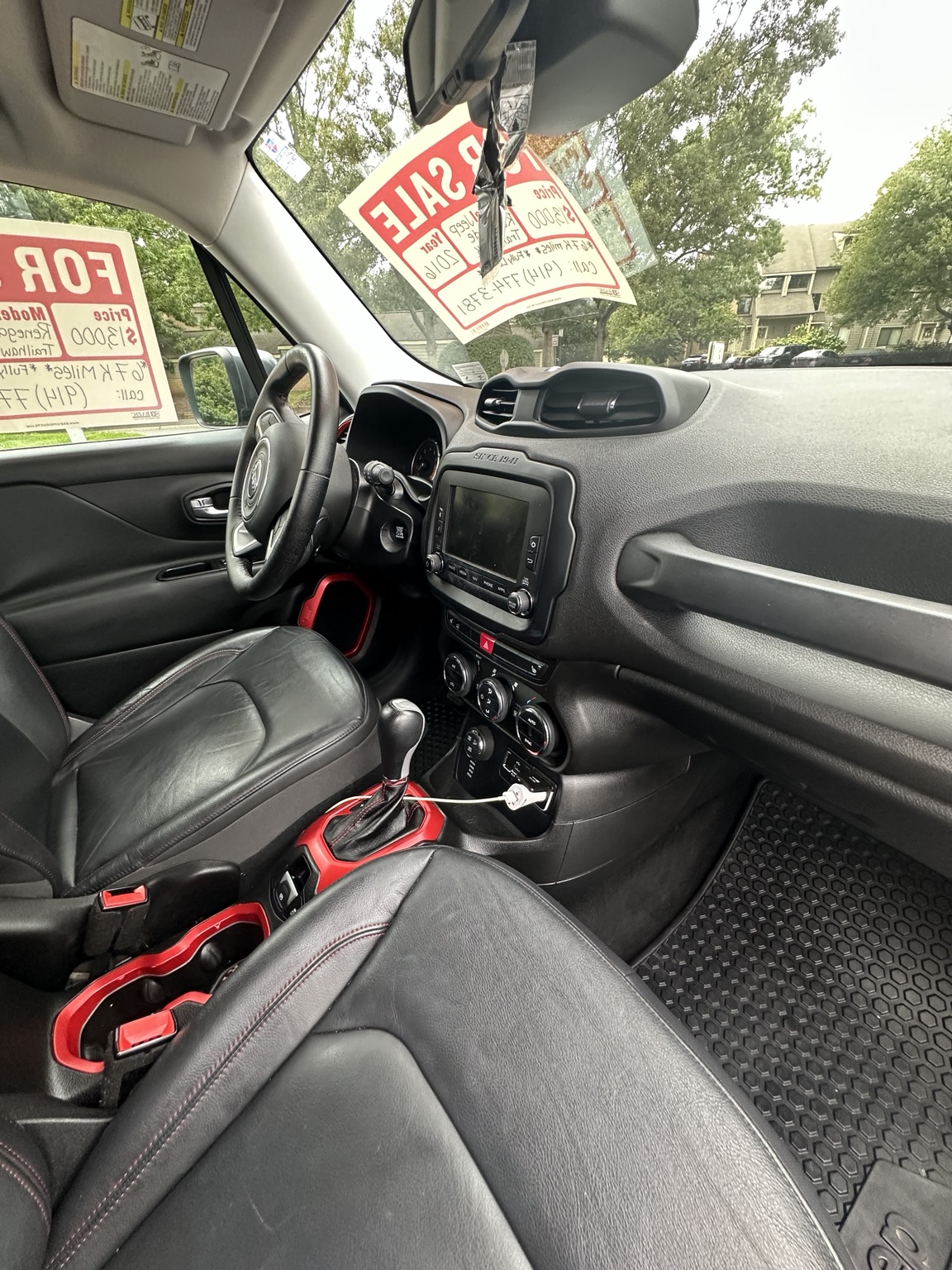 Used 2016 Jeep Renegade Trailhawk w/ Premium Trailhawk Package AWD/4WD image 10