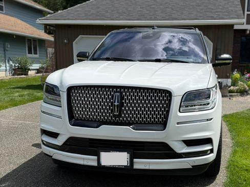 Used 2020 Lincoln Navigator L Reserve w/ Equipment Group 208A Reserve AWD/4WD image 6