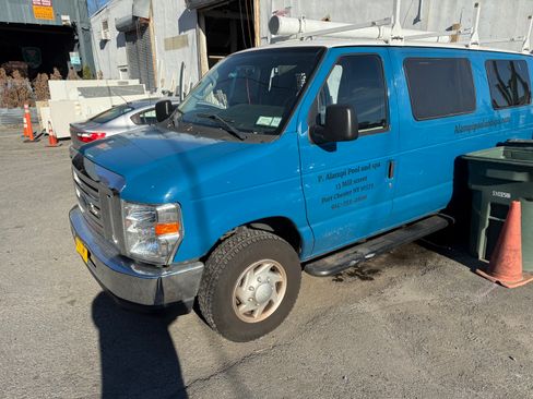 Used 2014 Ford E-250 and Econoline 250 w/ Power Group image 4
