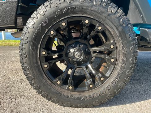 Used 2017 Jeep Wrangler Unlimited Sport image 8