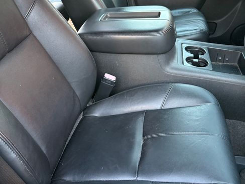 Used 2010 Chevrolet Tahoe LT w/ Suspension Package, Off-Road image 9