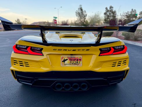 Used 2025 Chevrolet Corvette E-Ray image 13